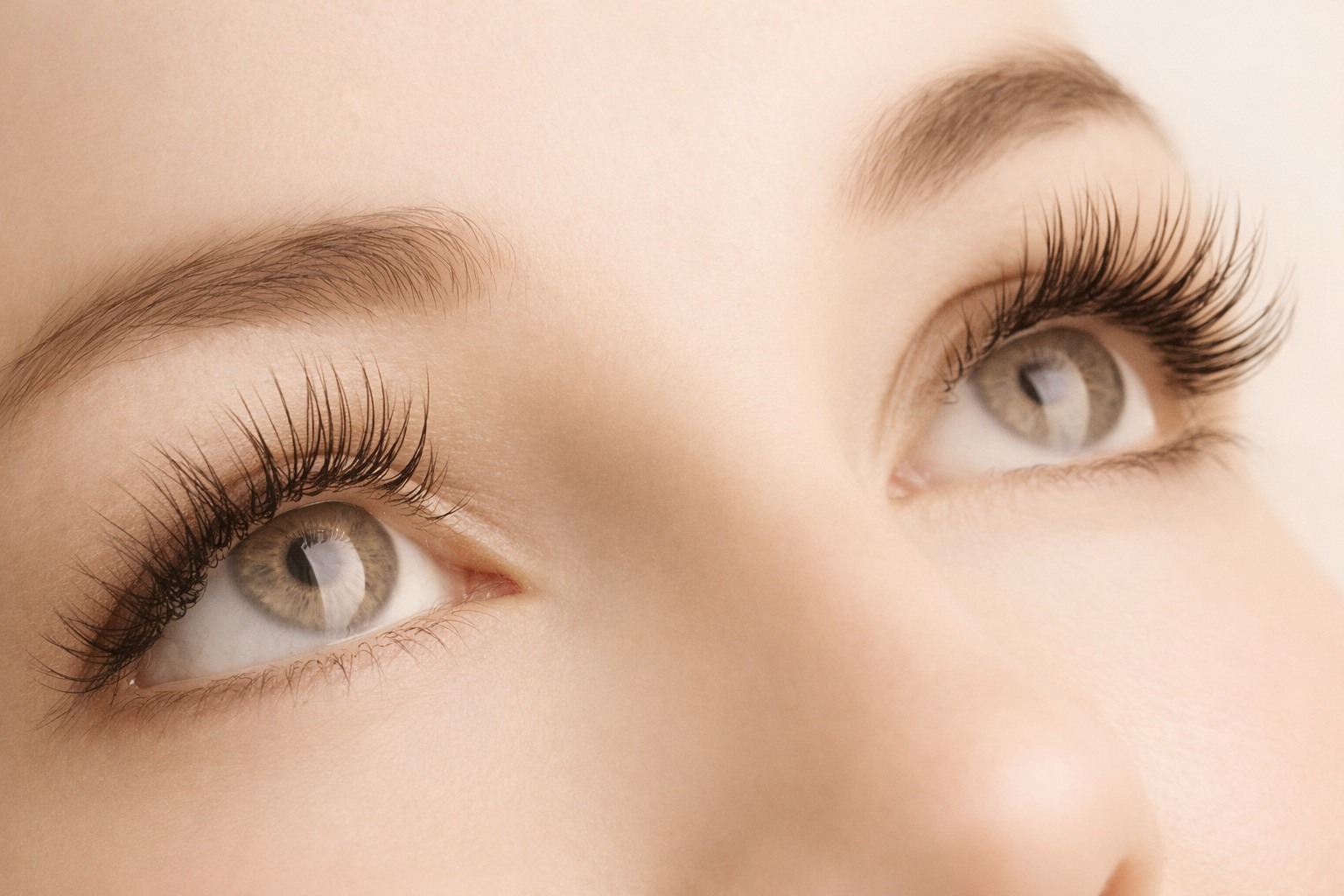 Wimpernlook im Salon