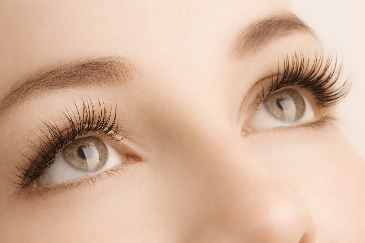 Wimpernlook im Salon